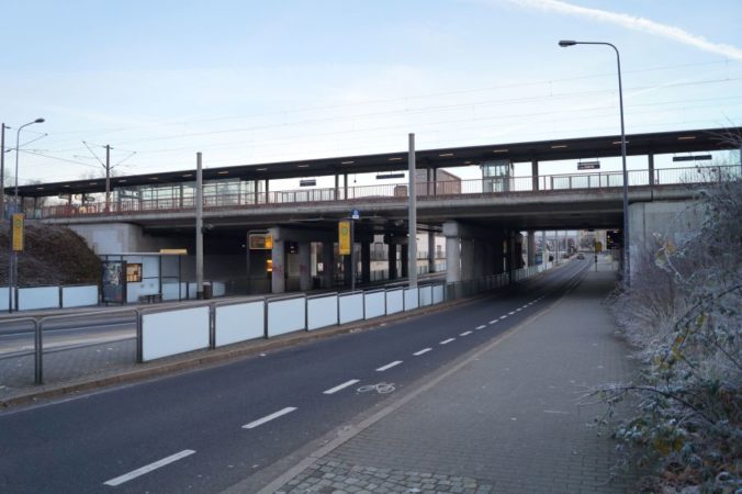 Am Haltepunkt Dobritz verkehrt die S1 zwischen Meißen und und Schöna