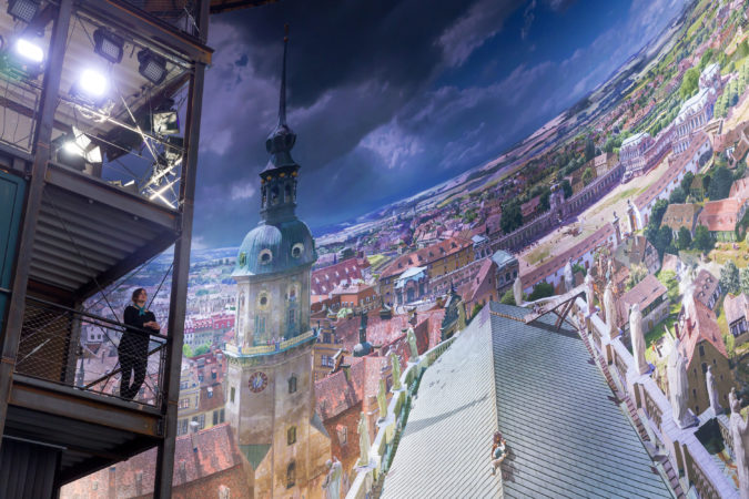 Vom 15 Meter hohen Aussichtsturm bietet sich dem Besucher eine besonders interessante Perspektive. Foto: Tom Schulze ©asisi