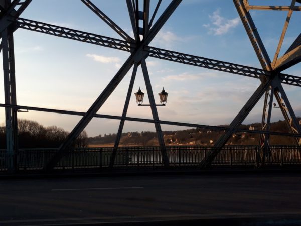 Der Blick über die Brücke.