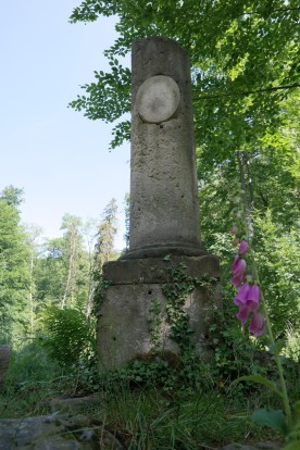 Lauras Denkmal